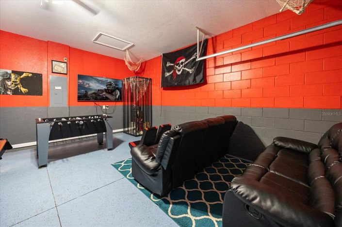 Image No.17-6 Bed Property for sale