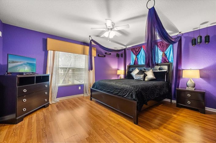 Image No.19-6 Bed Property for sale