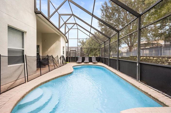 Image No.4-6 Bed Property for sale