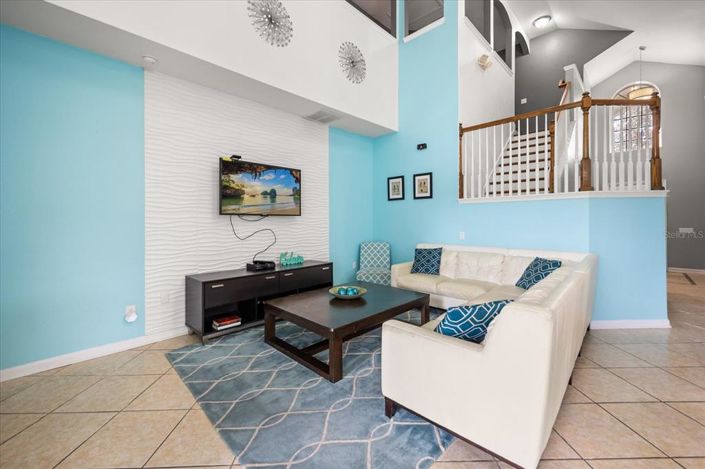 Image No.8-6 Bed Property for sale