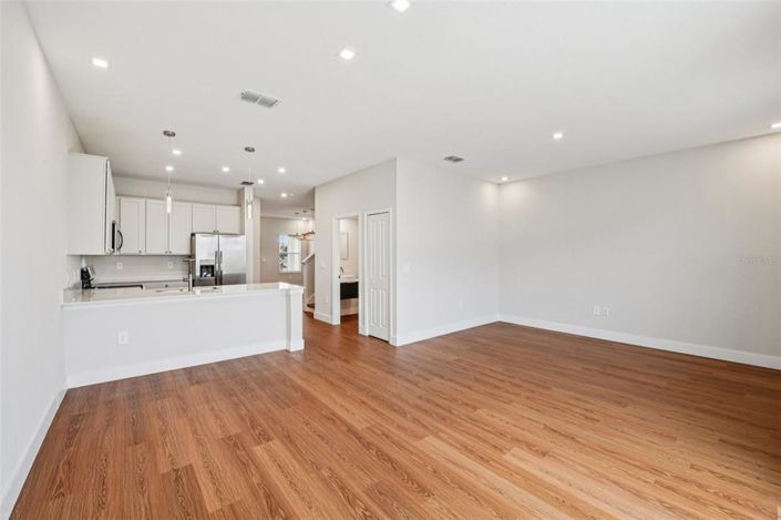 Image No.12-3 Bed Townhouse for sale