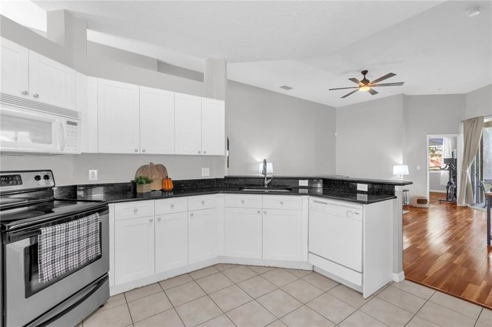 Image No.12-4 Bed Property for sale