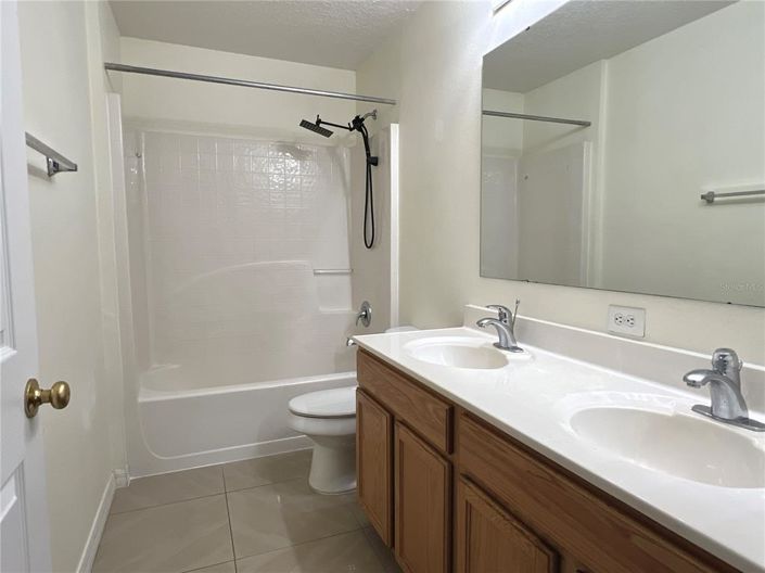 Image No.28-4 Bed Property for sale