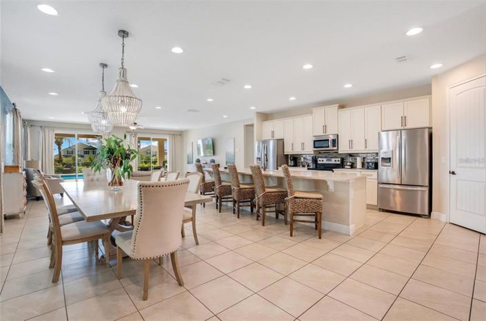 Image No.18-9 Bed Property for sale