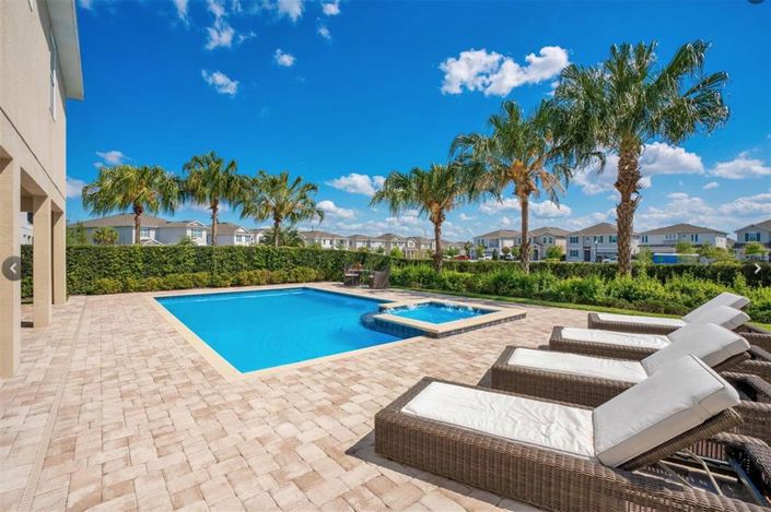 Image No.50-9 Bed Property for sale