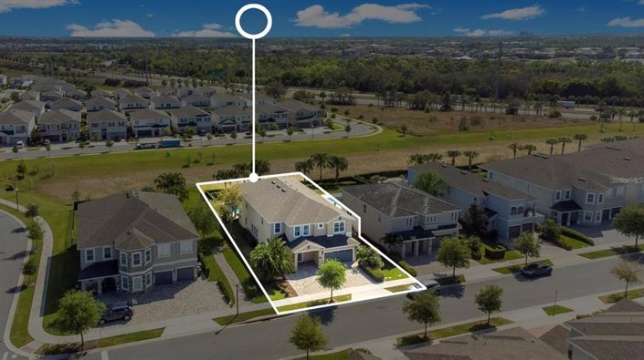 Image No.68-9 Bed Property for sale