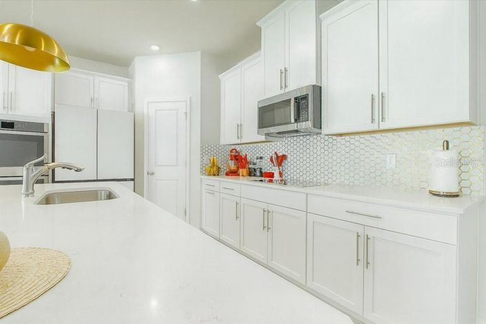 Image No.12-4 Bed Property for sale