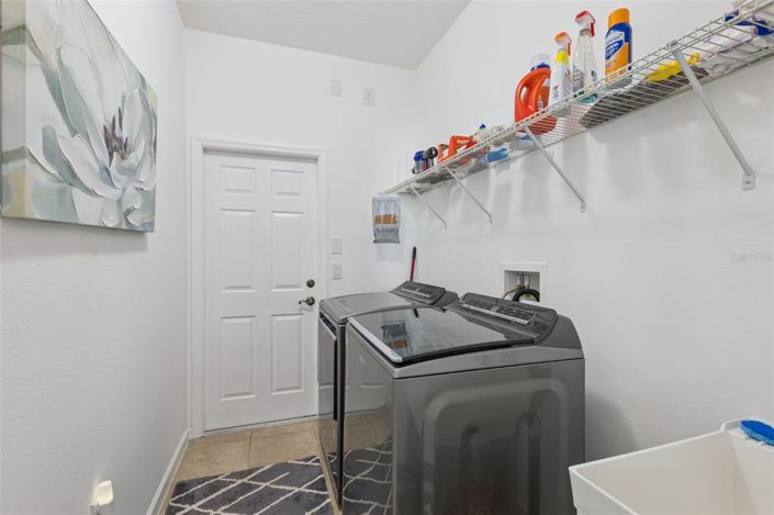 Image No.19-3 Bed Property for sale