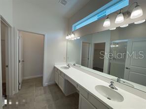 Image No.21-12 Bed Property for sale