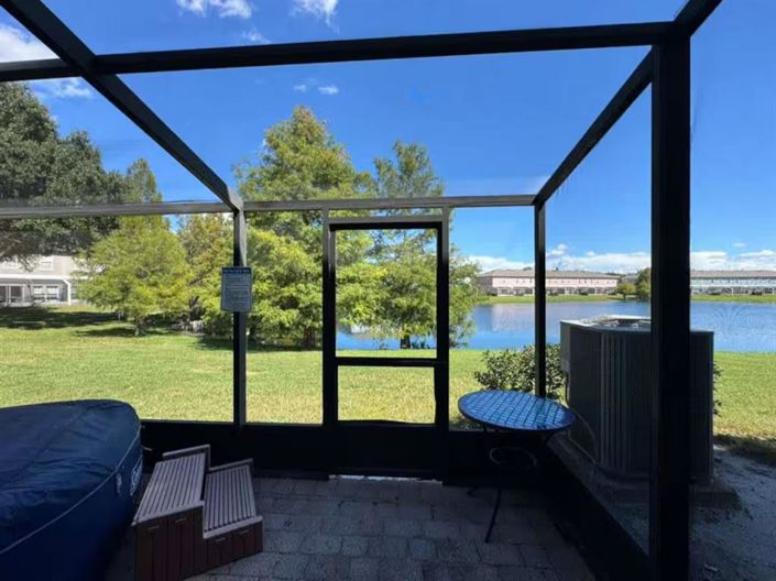 Image No.11-5 Bed Townhouse for sale