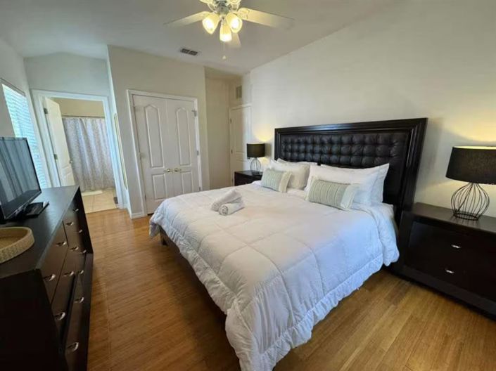 Image No.13-5 Bed Townhouse for sale