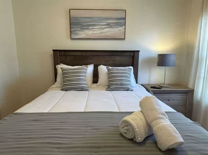 Image No.14-5 Bed Townhouse for sale