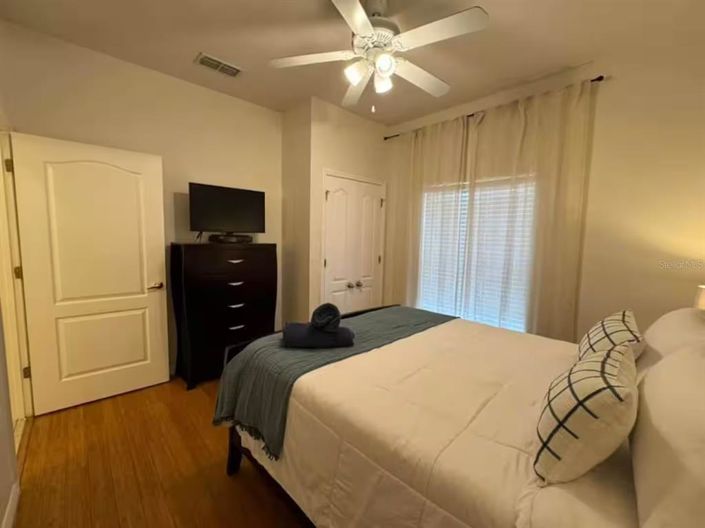 Image No.18-5 Bed Townhouse for sale