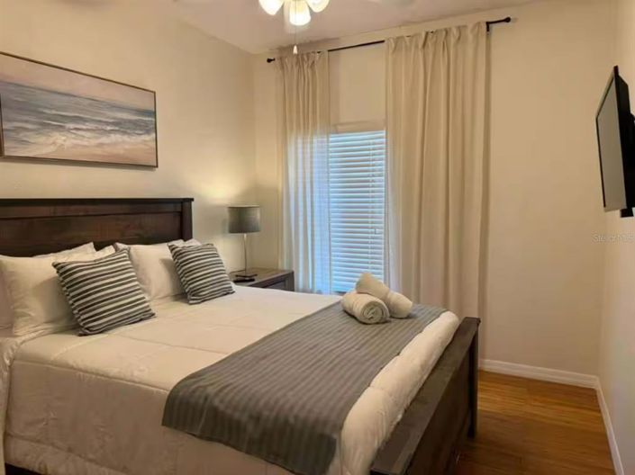 Image No.19-5 Bed Townhouse for sale