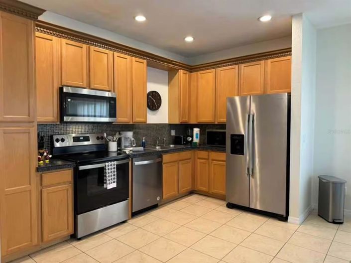 Image No.8-5 Bed Townhouse for sale