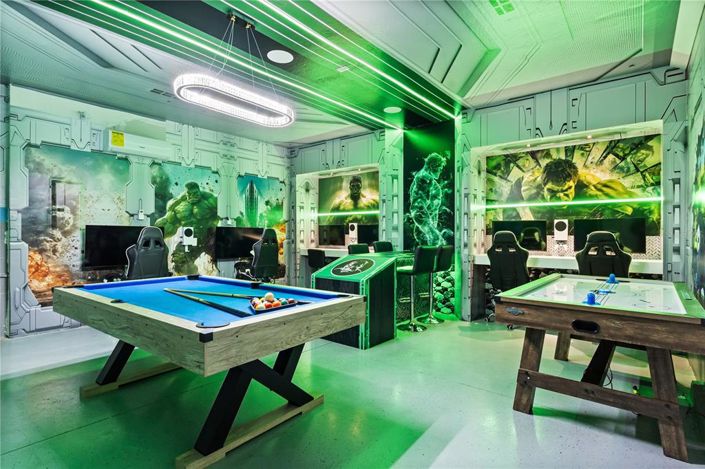 Image No.11-8 Bed Property for sale