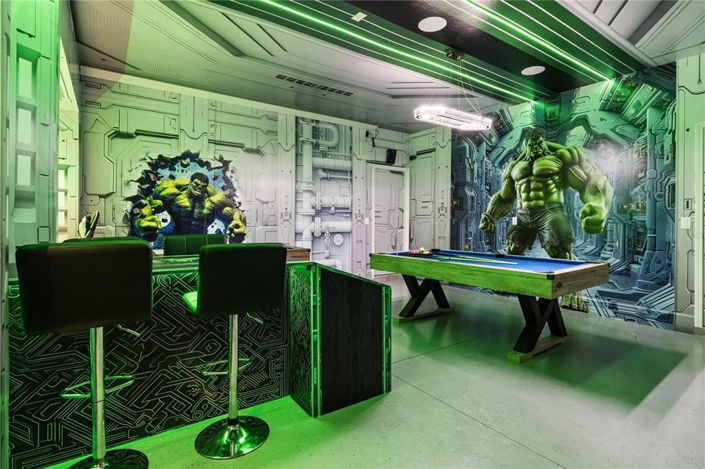 Image No.12-8 Bed Property for sale