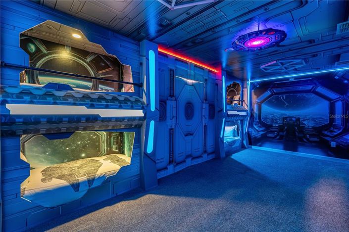 Image No.17-8 Bed Property for sale