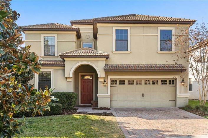 Image No.2-8 Bed Property for sale