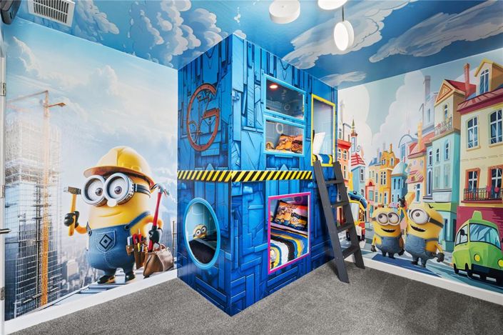 Image No.3-8 Bed Property for sale