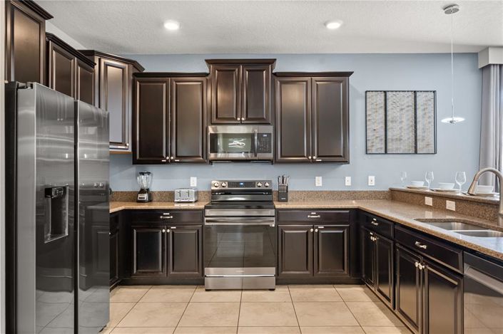 Image No.38-8 Bed Property for sale