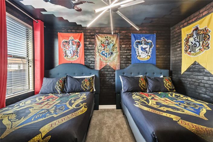 Image No.7-8 Bed Property for sale