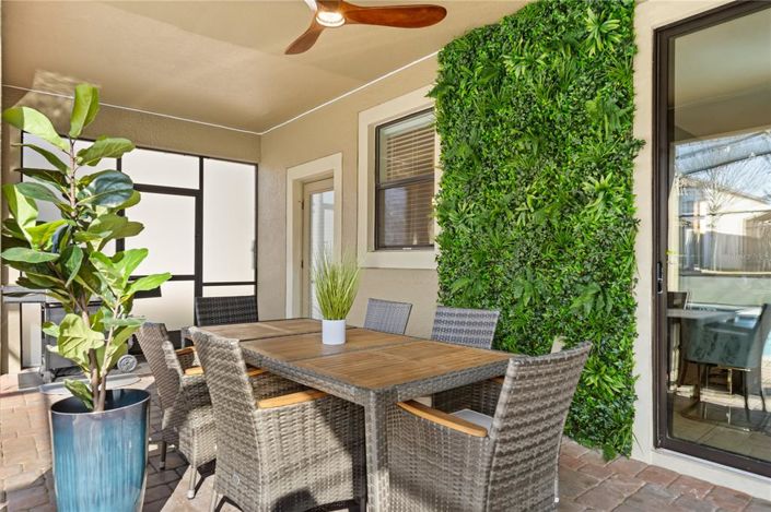 Image No.74-8 Bed Property for sale