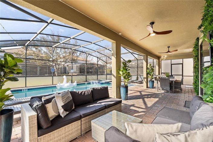 Image No.77-8 Bed Property for sale