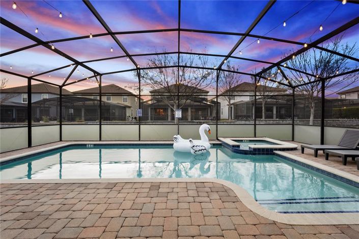 Image No.81-8 Bed Property for sale