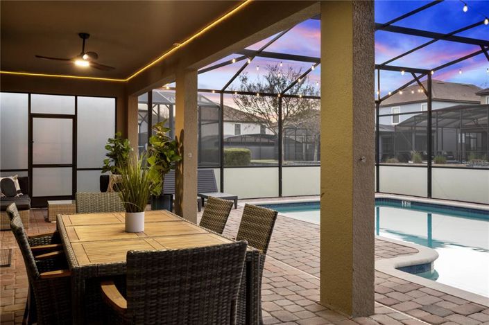 Image No.85-8 Bed Property for sale