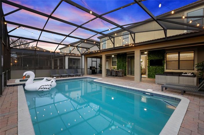 Image No.86-8 Bed Property for sale