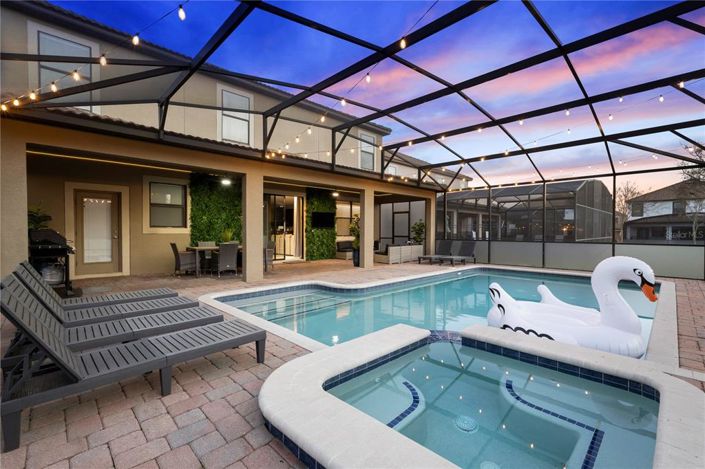 Image No.87-8 Bed Property for sale