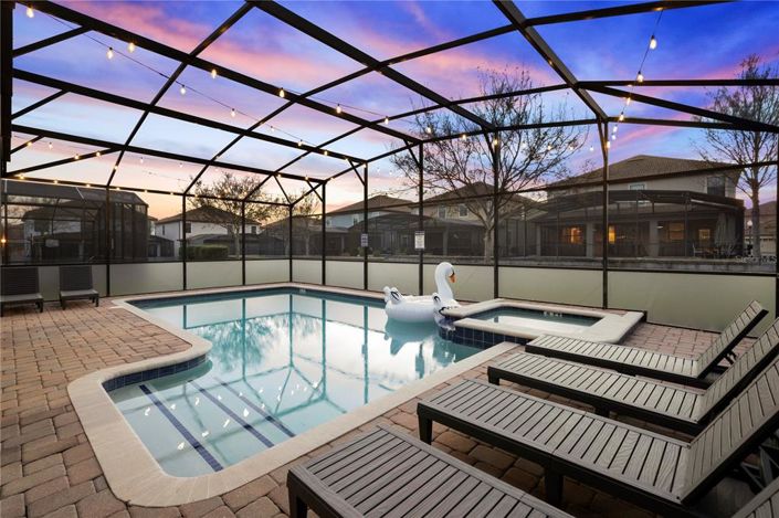 Image No.88-8 Bed Property for sale