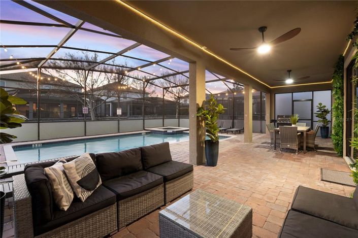 Image No.91-8 Bed Property for sale