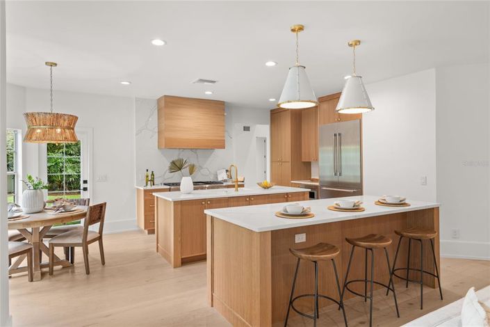 Image No.17-5 Bed Property for sale