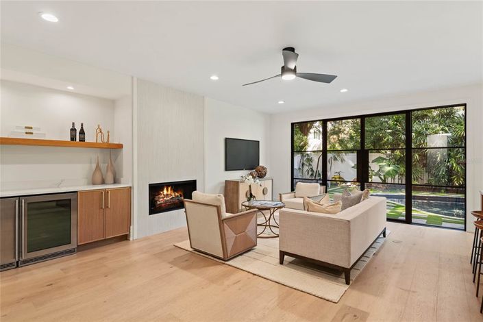 Image No.24-5 Bed Property for sale