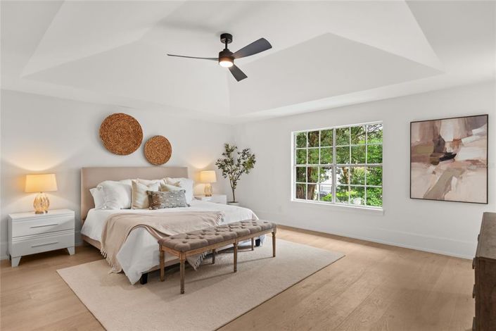 Image No.40-5 Bed Property for sale