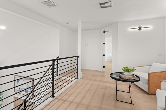 Image No.40-5 Bed Property for sale