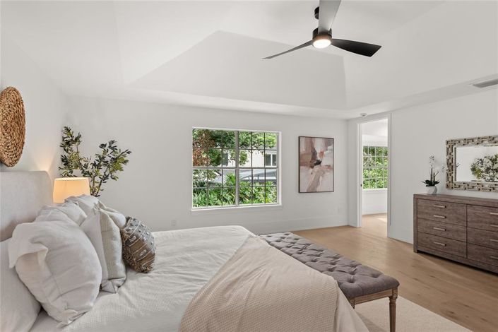 Image No.42-5 Bed Property for sale