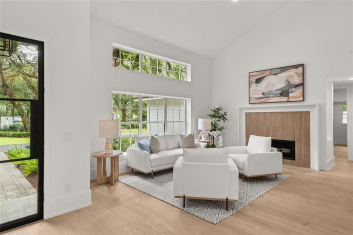 Image No.5-5 Bed Property for sale