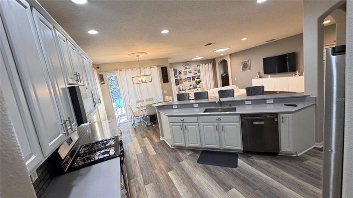 Image No.20-5 Bed Property for sale