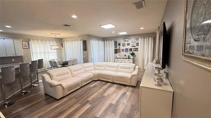 Image No.23-5 Bed Property for sale