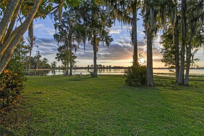 Image No.14-4 Bed Property for sale