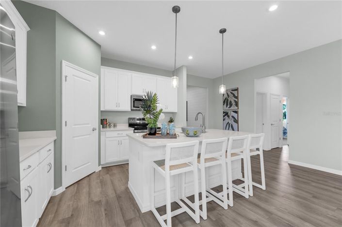 Image No.10-4 Bed Property for sale