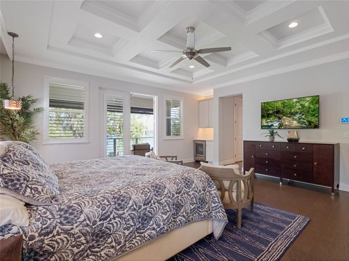 Image No.17-6 Bed Property for sale