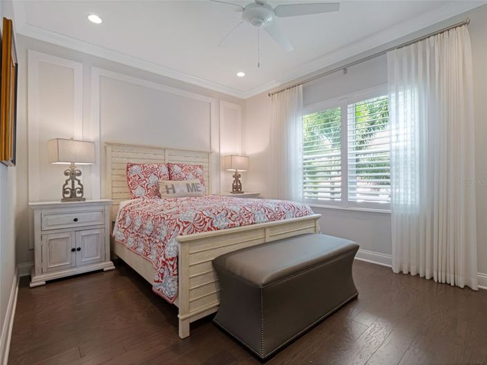 Image No.29-6 Bed Property for sale