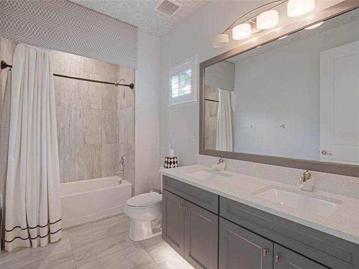 Image No.30-6 Bed Property for sale