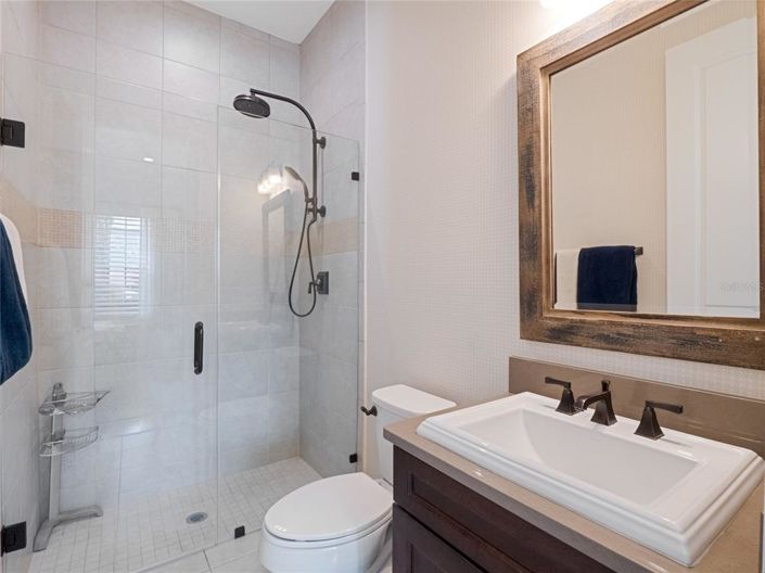 Image No.32-6 Bed Property for sale