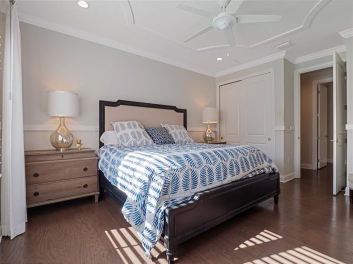 Image No.33-6 Bed Property for sale