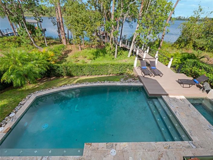 Image No.38-6 Bed Property for sale